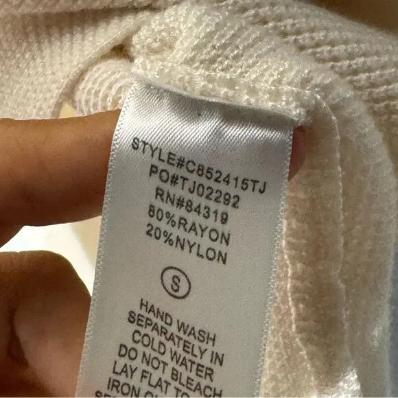 Cyrus Cream Off White Cowl Neck Sweater Size Small - Picture 5 of 5